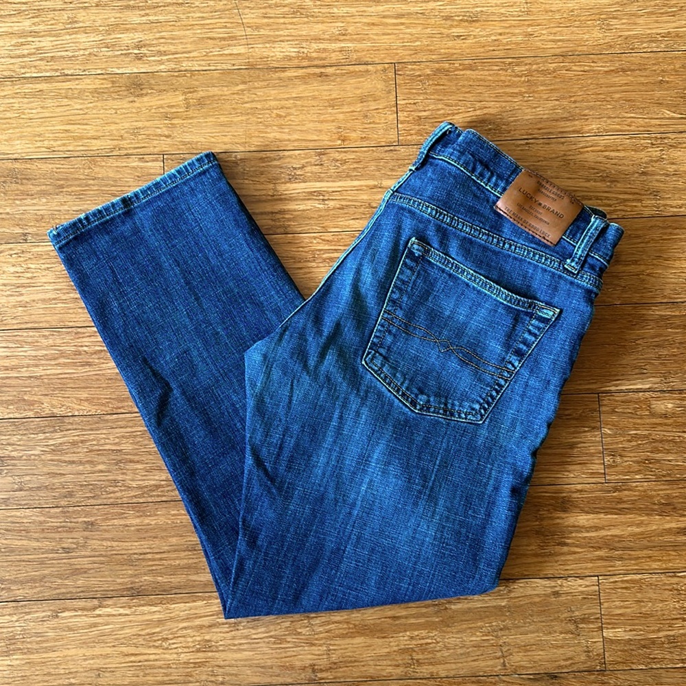 Gently Used Lucky Brand 221 Straight Jeans 34/30